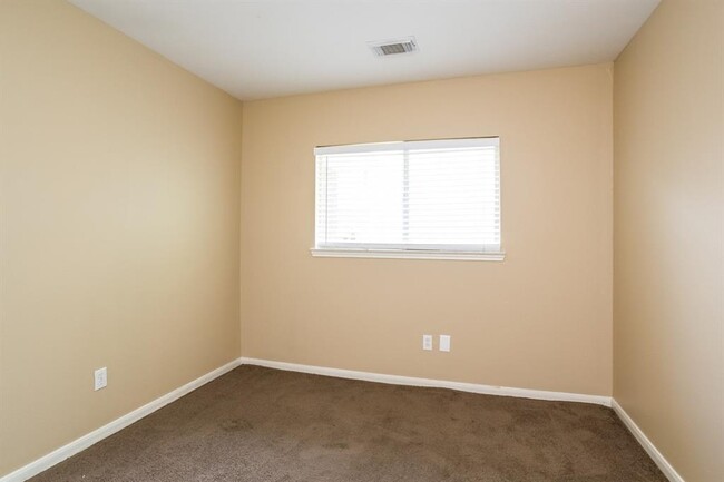 Building Photo - 16311 Pinion Ct