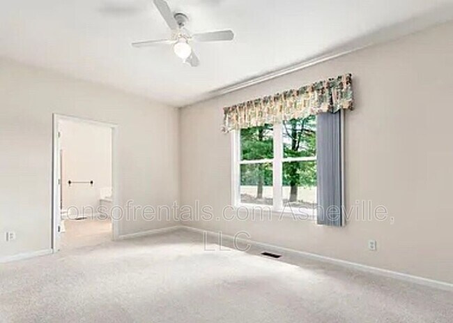 Building Photo - 180 Kingfisher Ln