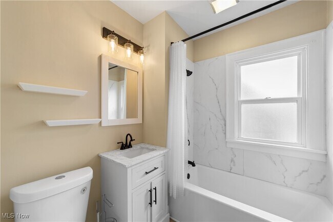Building Photo - 4360 W 45th St