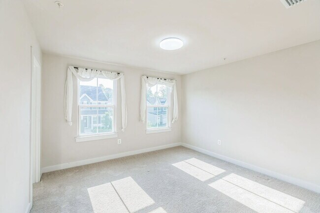 Building Photo - 8327 Legacy Cir E
