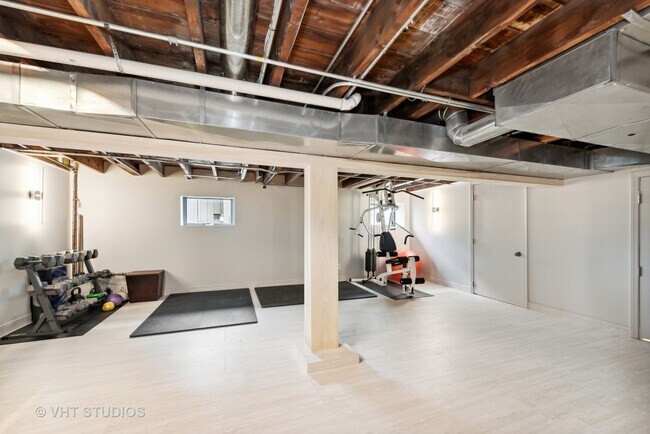 Building Photo - 529 S Division St