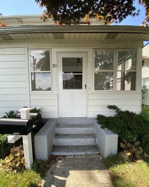 Building Photo - 10 Tollgate Ct