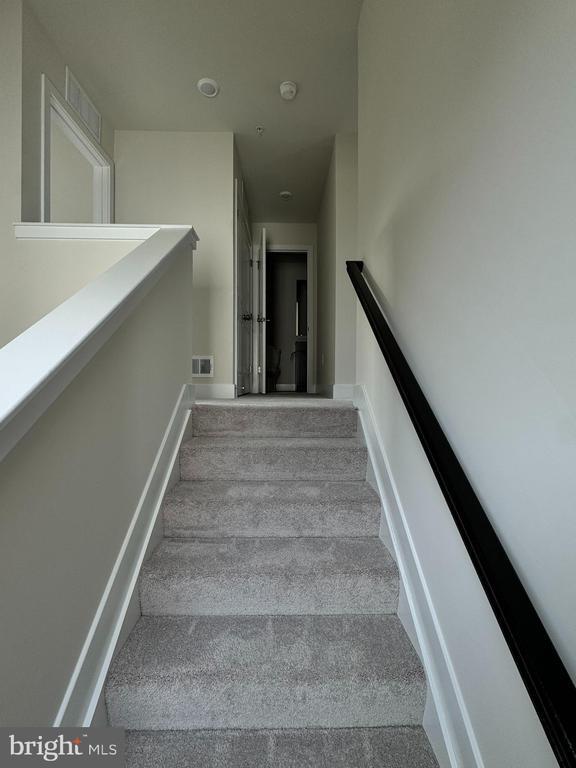 Building Photo - 2214 Winterberry Ln