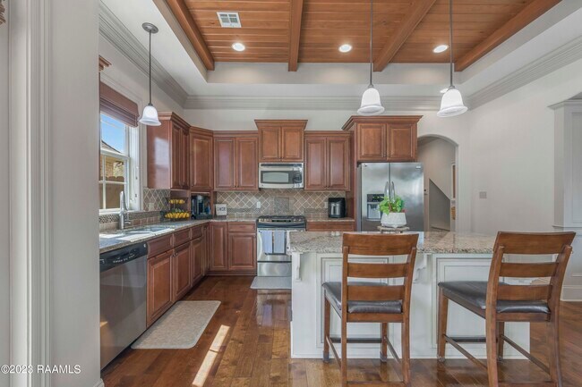 Building Photo - 201 Bayou Parc Dr