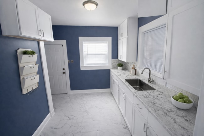 Building Photo - 444 N Chester Ave