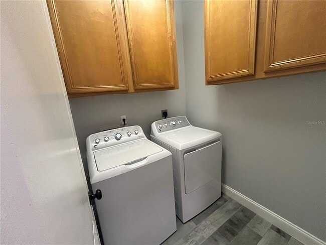 Building Photo - 25427 Doredo Dr