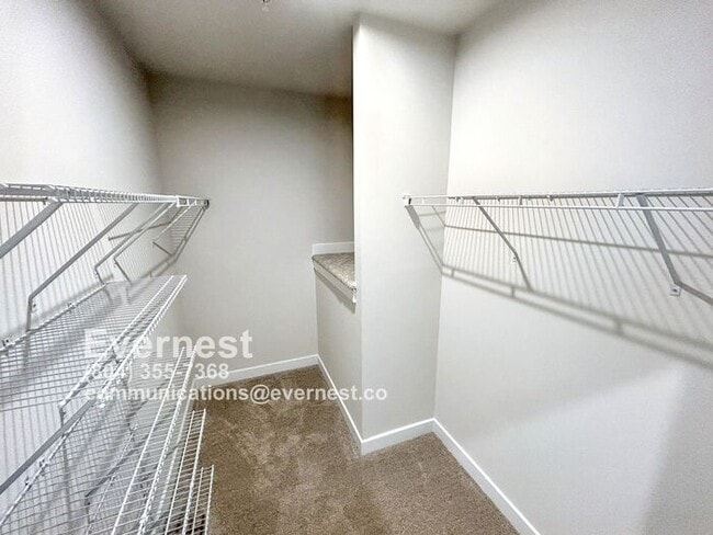 Building Photo - 12112 Calgary Lp