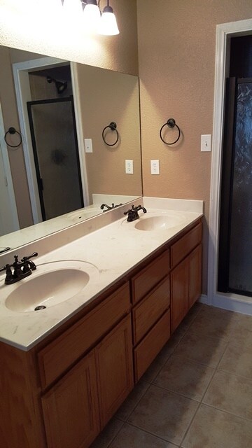 Building Photo - 2509 Jake Dr