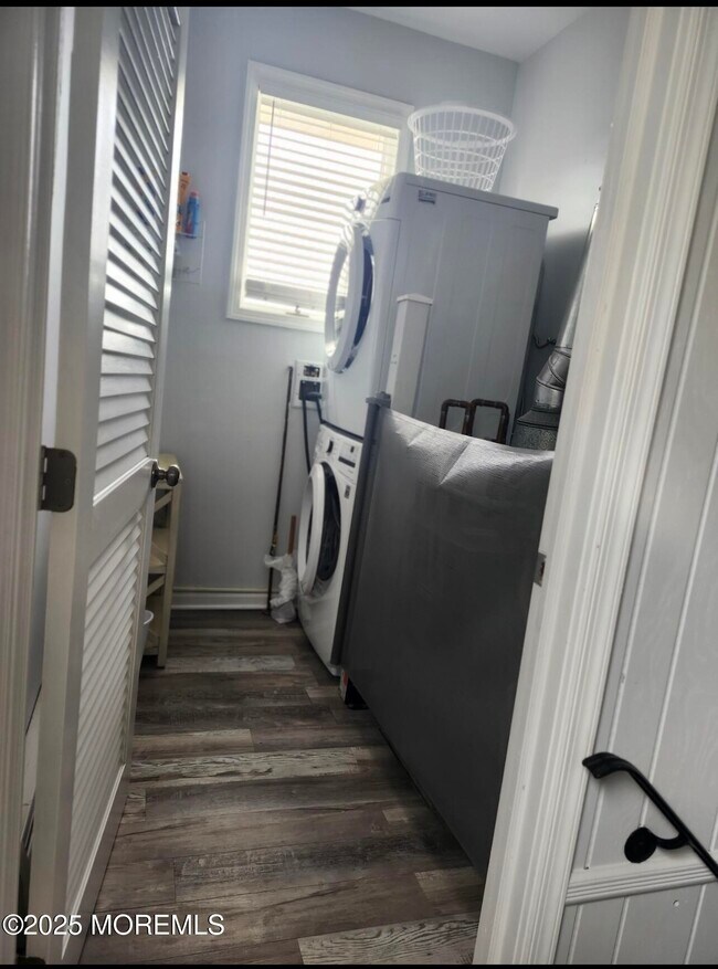 Building Photo - 23 E Surf Way