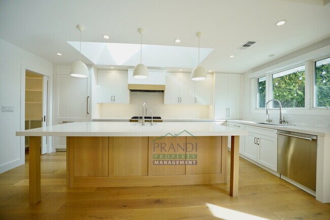 Building Photo - 89 Spindrift Passage