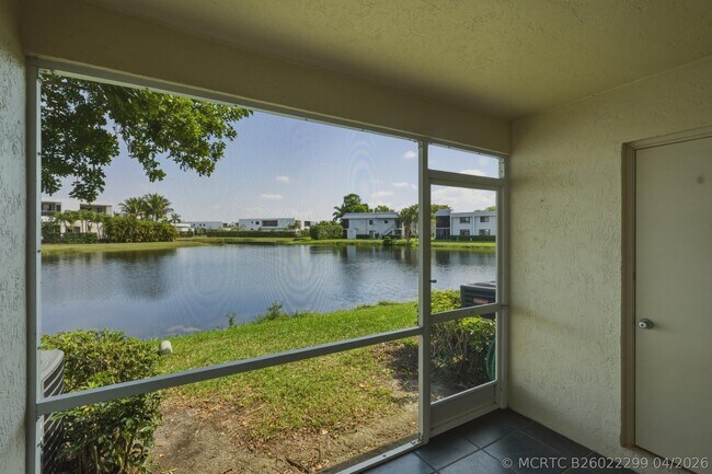 Building Photo - 16635 Hemingway Dr