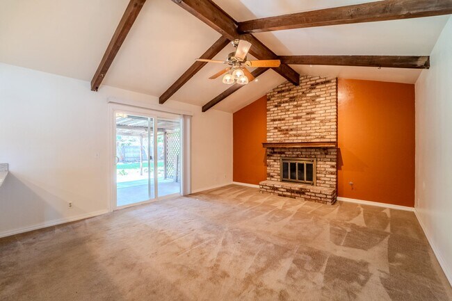 Building Photo - North Yuba City 3 bd 2 bath Home