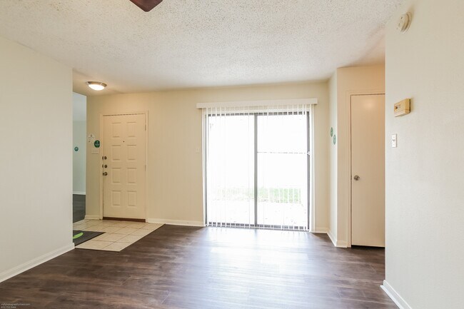 Building Photo - 18515 Denise Dale Ln