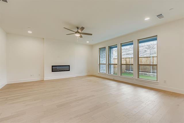 Building Photo - 3529 Kings Ct Dr