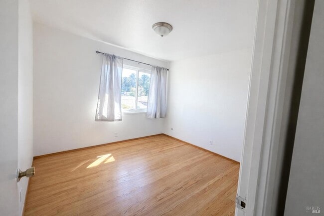 Building Photo - 5122 Potrero Ave