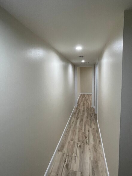 Hallway - 934 Goodwin Ave