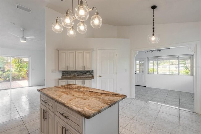 Building Photo - 1694 Town Park Dr