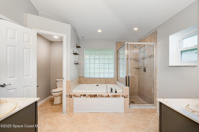 Building Photo - 2415 Grassmere Dr