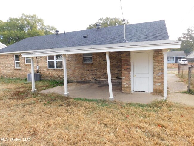 Building Photo - 8349 Cedarbrush Dr