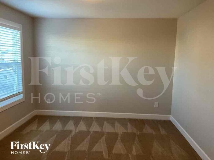 Building Photo - 707 Traveller Dr