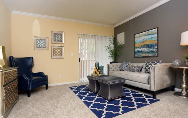 Building Photo - 3 bedroom in Dallas TX 75204