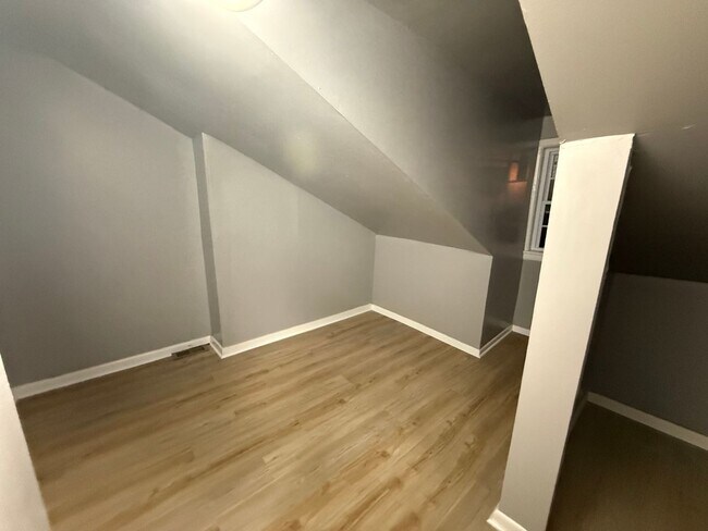 Building Photo - updated 4 bedroom 2.5 Bathroom house for rent