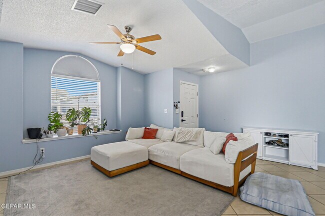 Building Photo - 14181 Tierra Halcon Dr