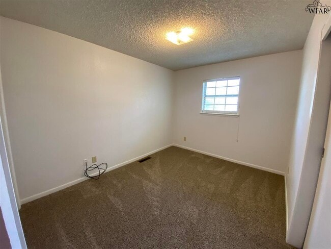 Building Photo - 4133 Moffett Ave