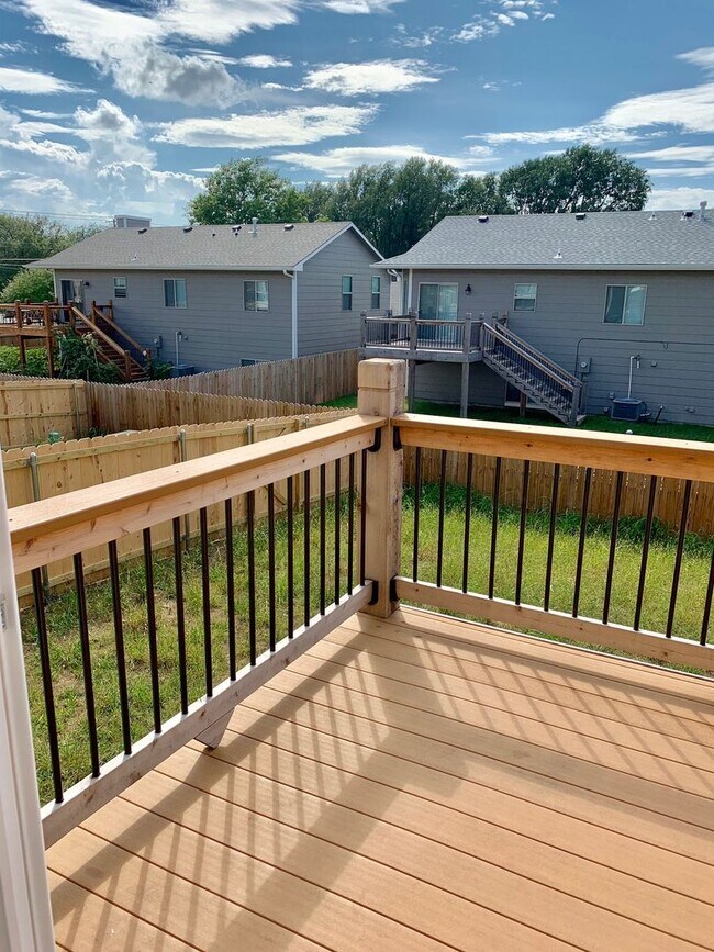 Building Photo - 8712 E Harry St