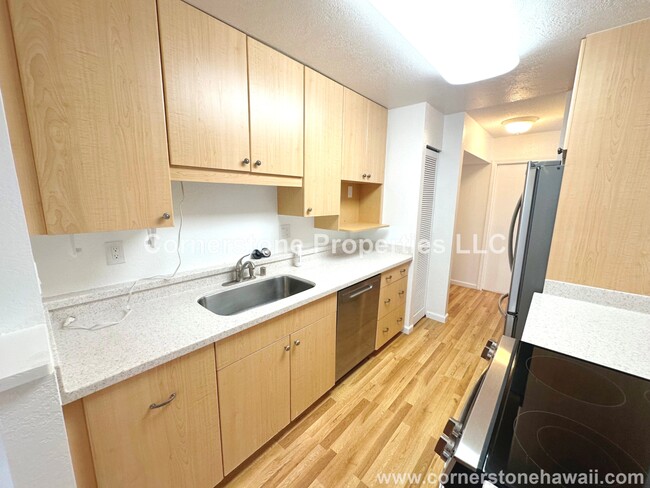 Building Photo - 94-31 Kuahelani Ave