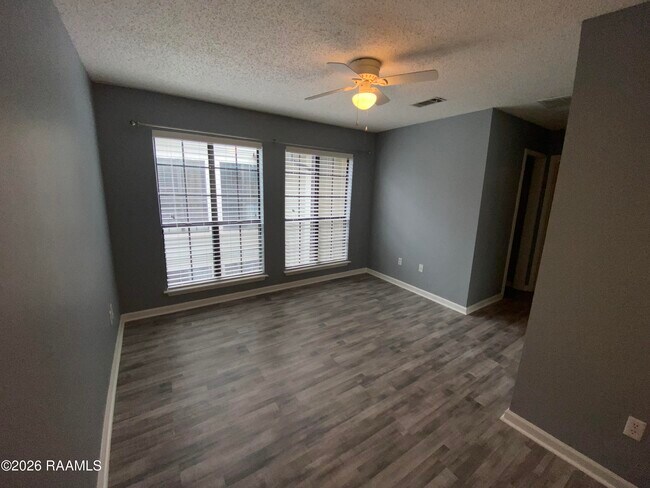 Building Photo - 5628 Moorstone Dr