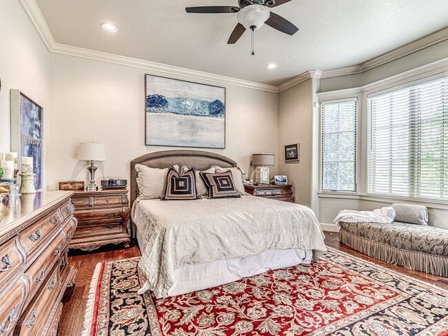 Building Photo - End Unit- @ Muirfield Village- Classic Bill Roberts Custom Built- 4 Bedrooms+ Media Room- Close t...