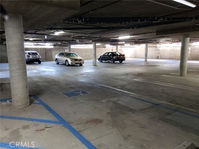 Building Photo - 2651 S Hobart Blvd