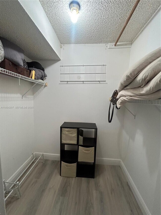 Building Photo - 8962 S Hollybrook Blvd