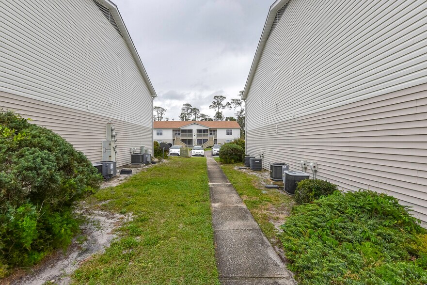 Building Photo - 1600 Big Tree Rd