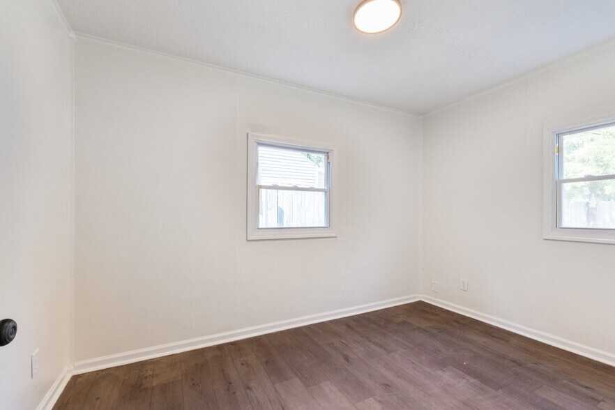 Building Photo - 2778 Grasmere Ave