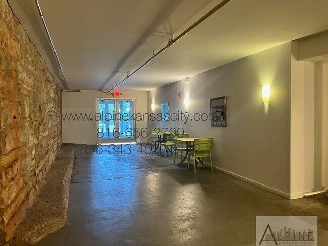 Building Photo - River Market Loft, Secured Parking