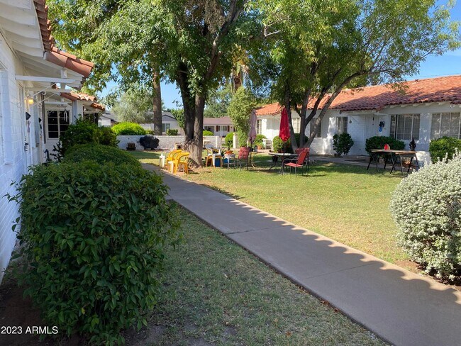 Building Photo - 1530 W Mulberry Dr