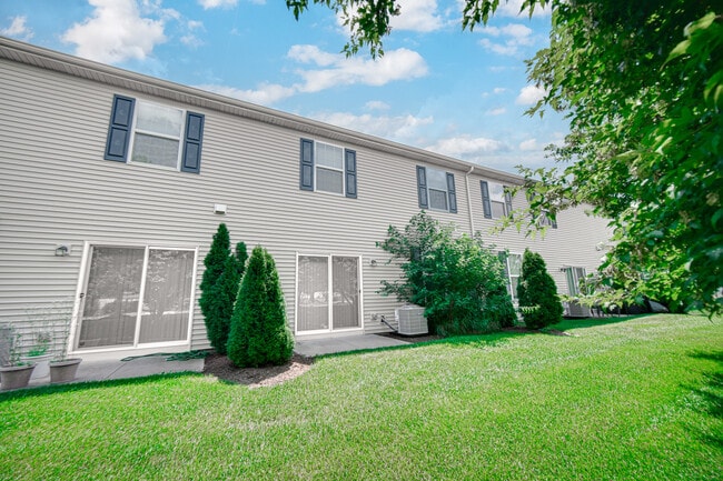 Building Photo - 1115 Goldfinch Ave