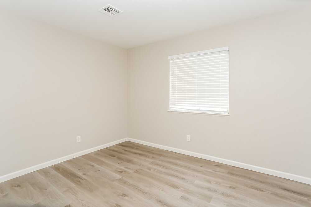 Building Photo - 6101 Bardstown Dr
