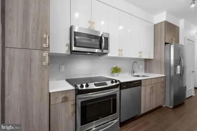 Building Photo - 145 Riverhaven Dr