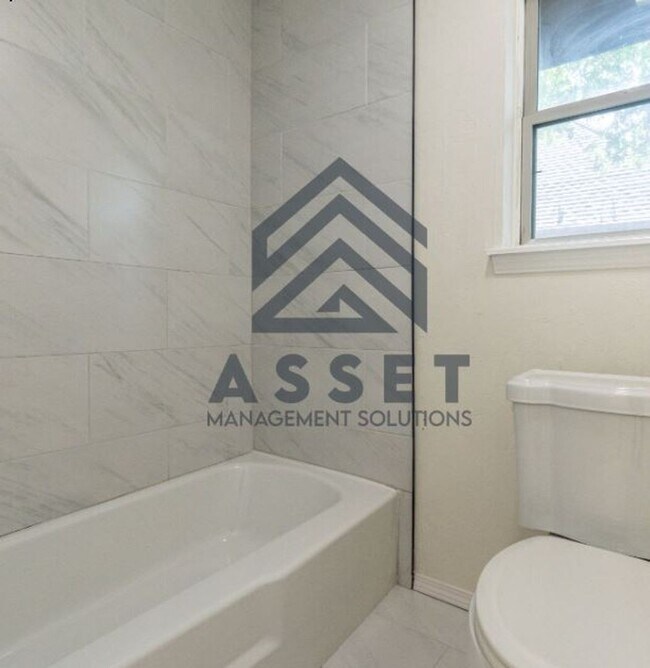Building Photo - 801 Cogswell Cir