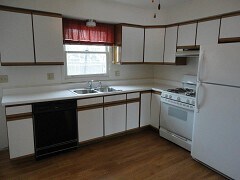 Kitchen - 5420 Schmutzler St
