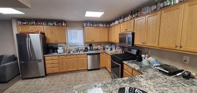 Building Photo - "Charming 5-Bed Home on Grand Ave: Spacious Living with 2.5 Baths in Heart of St. Paul!"