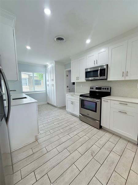 Building Photo - 3681 NW 27th Ct