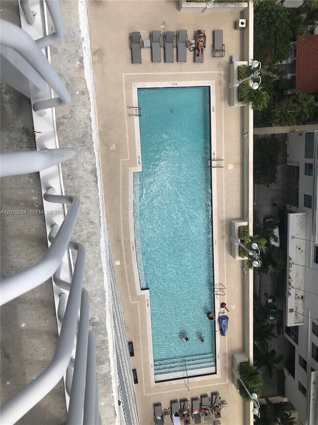 Building Photo - 1200 Brickell Bay Dr