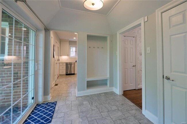 Building Photo - 937 S Bemiston Ave