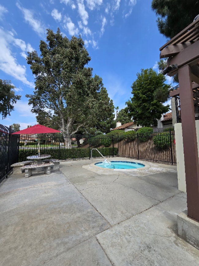 Building Photo - Light-Filled End Unit Condo, 2BD/2.5BA wit...