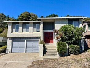 Building Photo - Spacious 4-Bed, 3-Bath Single-Family Home ...