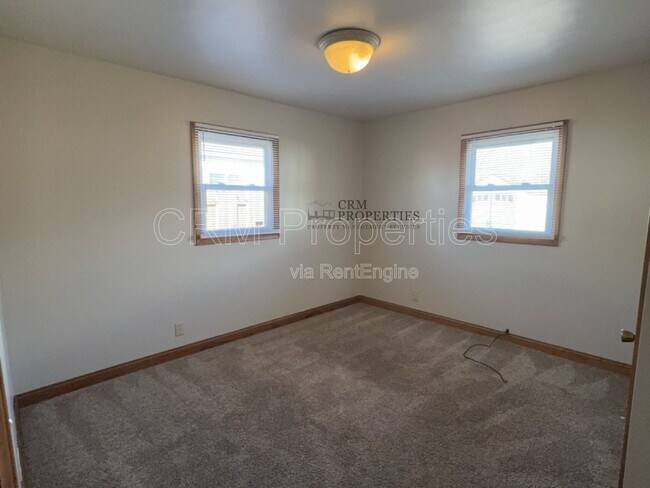Building Photo - 1504 N Philips St